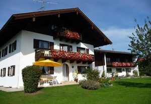 Ferienwohnungen Wennesz – Ferienwohnung 1 mit 2 Schlafzimmern und grossem Südbalkon