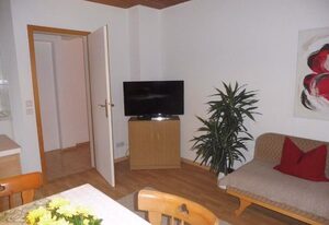 Ferienwohnungen Wennesz – Ferienwohnung 1 mit 2 Schlafzimmern und grossem Südbalkon