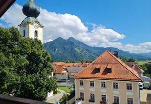 Ferienwohnung Kaiserblick – Fewo Kaiserblick ca. 86 qm im Ortszentrum bis 4 Personen, Balkon, 2 separate Schlafzimmer