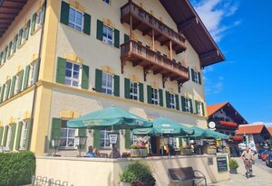 Ferienwohnung Kaiserblick – Fewo Kaiserblick ca. 86 qm im Ortszentrum bis 4 Personen, Balkon, 2 separate Schlafzimmer