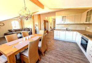 Ferienwohnung Kaiserblick – Fewo Kaiserblick ca. 86 qm im Ortszentrum bis 4 Personen, Balkon, 2 separate Schlafzimmer