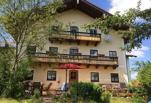 Ferienhof Kraller – Ferienhaus für 12 Personen, 6 SZ, Blick in Berchtesgadener- u. Chiemgauer Alpen