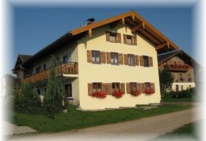 Wagnerhof – Ferienwohnung Staufen bis 4 Personen, 2 SZ, Balkon mit Bergblick, 50 qm