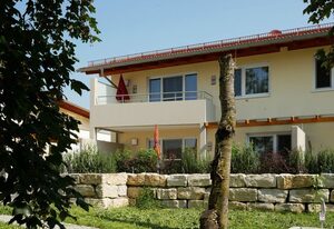 Ferienwohnungen Chiemsee – Ferienwohnung Hochgern, Erdgeschoß, für bis zu 3 Pers., rollstuhlgerecht, 46 qm