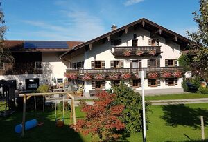 Am Valtlhof – Gästezimmer Valtlhof - Doppelzimmer, Boxspringbett, TV - zusätzliches Doppelzimmer optional zubuchbar