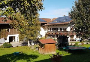 Am Valtlhof – Gästezimmer Valtlhof - Doppelzimmer, Boxspringbett, TV - zusätzliches Doppelzimmer optional zubuchbar