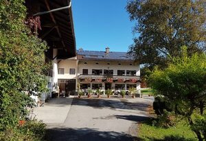 Am Valtlhof – Gästezimmer Valtlhof - Doppelzimmer, Boxspringbett, TV - zusätzliches Doppelzimmer optional zubuchbar