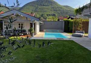 Lake Style Studios – Design Studio mit Pool und Sauna