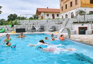 Urlaubshof Kirchmaier – Doppelzimmer Nr. 1 mit Chiemseeblick direkt am Chiemsee