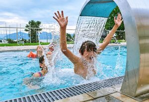 Urlaubshof Kirchmaier – Doppelzimmer Nr. 1 mit Chiemseeblick direkt am Chiemsee
