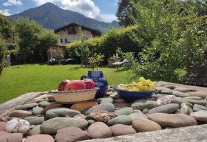 Künstlerhaus Weissgerbergütl – Ferienzimmer Enzian 12 m², ohne Frühstück, Gemeinschaftsküche und -badezimmer
