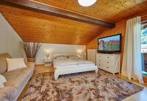 Chiemgautraum – Großzügige Ferienwohnung 72 m², 1-4 Personen, 2 Schlafzimmer, WLAN, Balkon