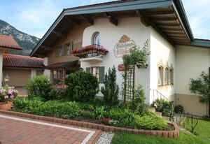 Ferienwohnungen Elisabeth - Chiemgau Karte – Ferienwohnung Falkenstein 2 Pers., Südterrasse, 53 qm, Schlafzimmer, Küchenzeile