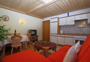 Ferienwohnungen Elisabeth - Chiemgau Karte – Ferienwohnung Falkenstein 2 Pers., Südterrasse, 53 qm, Schlafzimmer, Küchenzeile