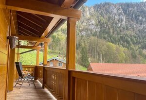 Ferienwohnung Ice Arena View - Chiemgau Karte – Ferienwohnung für 2 Personen, 1 Schlafzimmer, Balkon, 55 m²