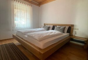 Ferienwohnung Ice Arena View - Chiemgau Karte – Ferienwohnung für 2 Personen, 1 Schlafzimmer, Balkon, 55 m²