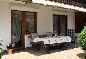 Ferienwohnung Zummack | Chiemgau Karte – Ferienwohnung 53 qm, Süd Terrasse und sep.Schlafzimmer