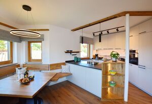 ChiemseeGlück – Alpenländisches Wohngefühl trifft moderne Eleganz ? Ihre exklusive Ferienwohnung am Chiemsee in Chiemseenähe