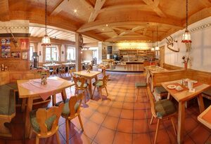 Gasthof-Metzgerei Hirschbichler - Chiemgau Karte – Dreibettzimmer Staufen mit Dusche und WC, 2 Schlafzimmer, 34 qm