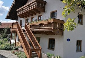 Ferienwohnung Sam – Ferienwohnung für 2-4 Personen, 1 sep. Schlafzimmer und Balkon in Chieming-Laimgrub