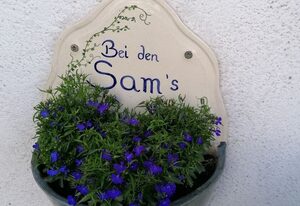 Ferienwohnung Sam – Ferienwohnung für 2-4 Personen, 1 sep. Schlafzimmer und Balkon in Chieming-Laimgrub