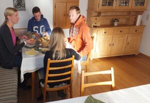 Ingerlhof - Chiemgau Karte – Doppelzimmer Nr. 6 mit Etagendusche und WC und Balkon