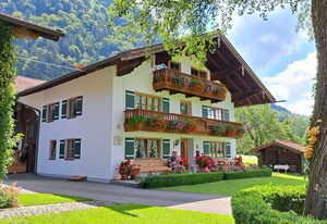 Schusterhof – Ferienwohnung 2-4 Personen 60 qm, Wohnzimmer, Küche, 2 Schlafzimmer