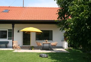 Beim Glaserer – Ferienwohnung Flori, 75 m² für 2-4 Personen, Wohnzimmer, Küche, 2 Schlafzimmer, Dusche/WC, Terrasse, WLAN