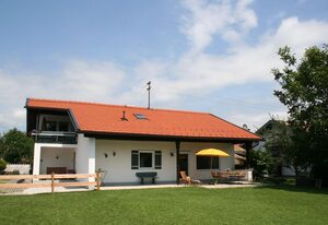 Beim Glaserer – Ferienwohnung Flori, 75 m² für 2-4 Personen, Wohnzimmer, Küche, 2 Schlafzimmer, Dusche/WC, Terrasse, WLAN