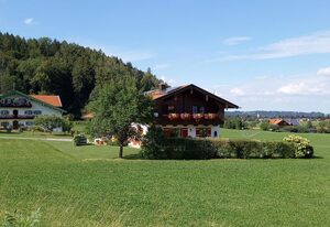 Haus Maier – Ferienwohnung 50 qm, 1 -3 Personen, 1 Schlafzimmer, Wohnküche, Balkon