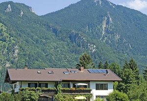 Gästehaus Weißenbacher-Ferienwohnungen – Fewo Nr. 3 Schwalbe 1 bis 3 Personen, 58 qm, Wohnküche, 1-2 Schlafzimmer, Du/Wc-Bad/Wc  Balkon, WLAN, 2. Stock