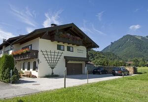 Gästehaus Weißenbacher-Ferienwohnungen – Fewo Nr. 3 Schwalbe 1 bis 3 Personen, 58 qm, Wohnküche, 1-2 Schlafzimmer, Du/Wc-Bad/Wc  Balkon, WLAN, 2. Stock