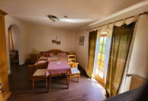 Haus Hörterer | Chiemgau Karte – Nr 1 Zimmer mit Etagendusche/WC, Balkon, ohne TV für 1-2 Personen