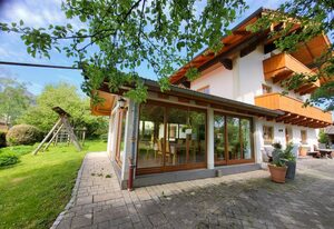 Haus Hörterer | Chiemgau Karte – Nr 1 Zimmer mit Etagendusche/WC, Balkon, ohne TV für 1-2 Personen