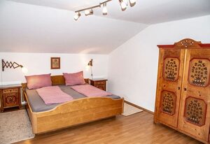 Ferienwohnungen am Märchenpark – Ferienwohnung 1  EG- 4 Personen, 2 Schlafzimmer,  Kachelofen, Terrasse, WLAN