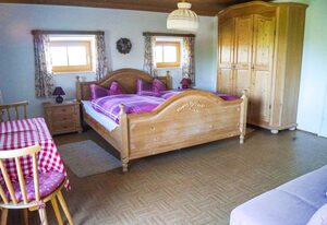 Mayerhof – Doppelzimmer auf Bauernhof mit Dusche/WC und Balkon