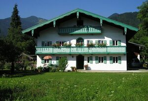Ferienwohnung Obermeier | Chiemgau Karte – Ferienwohnung 100 qm, f. 2-5 Pers., 2 sep. Schlafzimmer, Südbalkon, ruhige Lage