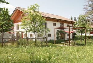 Ansitz Parstorfer – Ferienwohnung Nikolaus, 53 m², Erdgeschoss, 1 Schlafzimmer, direkter Zugang zum Garten