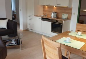 Apartmenthaus Sonnenschein - Chiemgau Karte – Krokus-Apartment für 2 Personen, separates Schlafzimmer, Terrasse,  46 m²