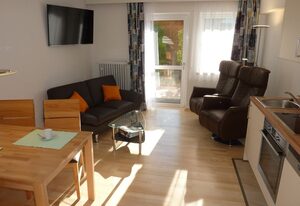 Apartmenthaus Sonnenschein - Chiemgau Karte – Krokus-Apartment für 2 Personen, separates Schlafzimmer, Terrasse,  46 m²