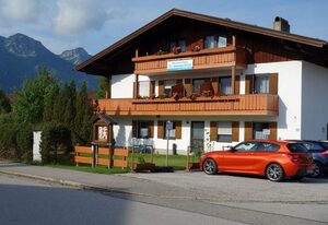 Apartmenthaus Sonnenschein - Chiemgau Karte – Krokus-Apartment für 2 Personen, separates Schlafzimmer, Terrasse,  46 m²