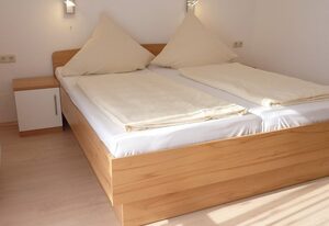 Apartmenthaus Sonnenschein - Chiemgau Karte – Krokus-Apartment für 2 Personen, separates Schlafzimmer, Terrasse,  46 m²
