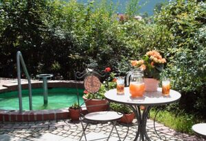 Kleinrachlhof | Chiemgau Karte – Appartement Rosmarin 28 qm 1-2 Pers., Kochnische, Balkon