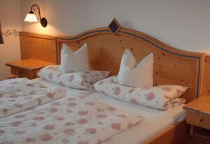 Kleinrachlhof | Chiemgau Karte – Appartement Rosmarin 28 qm 1-2 Pers., Kochnische, Balkon