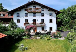 Kötzing am Golfplatz – Amalie: 1-3 Pers., 33qm, Boxspringbett, WLAN, separater Garten mit Freisitz, EG