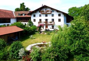 Kötzing am Golfplatz – Amalie: 1-3 Pers., 33qm, Boxspringbett, WLAN, separater Garten mit Freisitz, EG