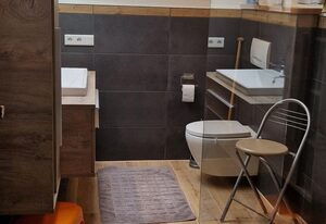 Ferienwohnung Bauer - Chiemgau Karte – Ferienwohnung Kienbergblick für 2 Personen, 1 Schlafzimmer, Balkon, 55 m²