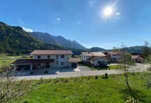 Alpinhotel INzeller - Chiemgau Karte – Einzelzimmer mit Dusche/WC und teilweise Balkon