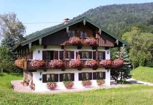 Ferienwohnungen Reiter inkl. Chiemgaukarte – Ferienwohnung 1, 48qm, Balkon, Kochnische, 1 Schlafzimmer, 1 Wohnzimmer, WLAN
