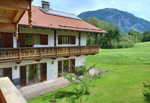 Ferienwohnungen Reiter inkl. Chiemgaukarte – Ferienwohnung 1, 48qm, Balkon, Kochnische, 1 Schlafzimmer, 1 Wohnzimmer, WLAN